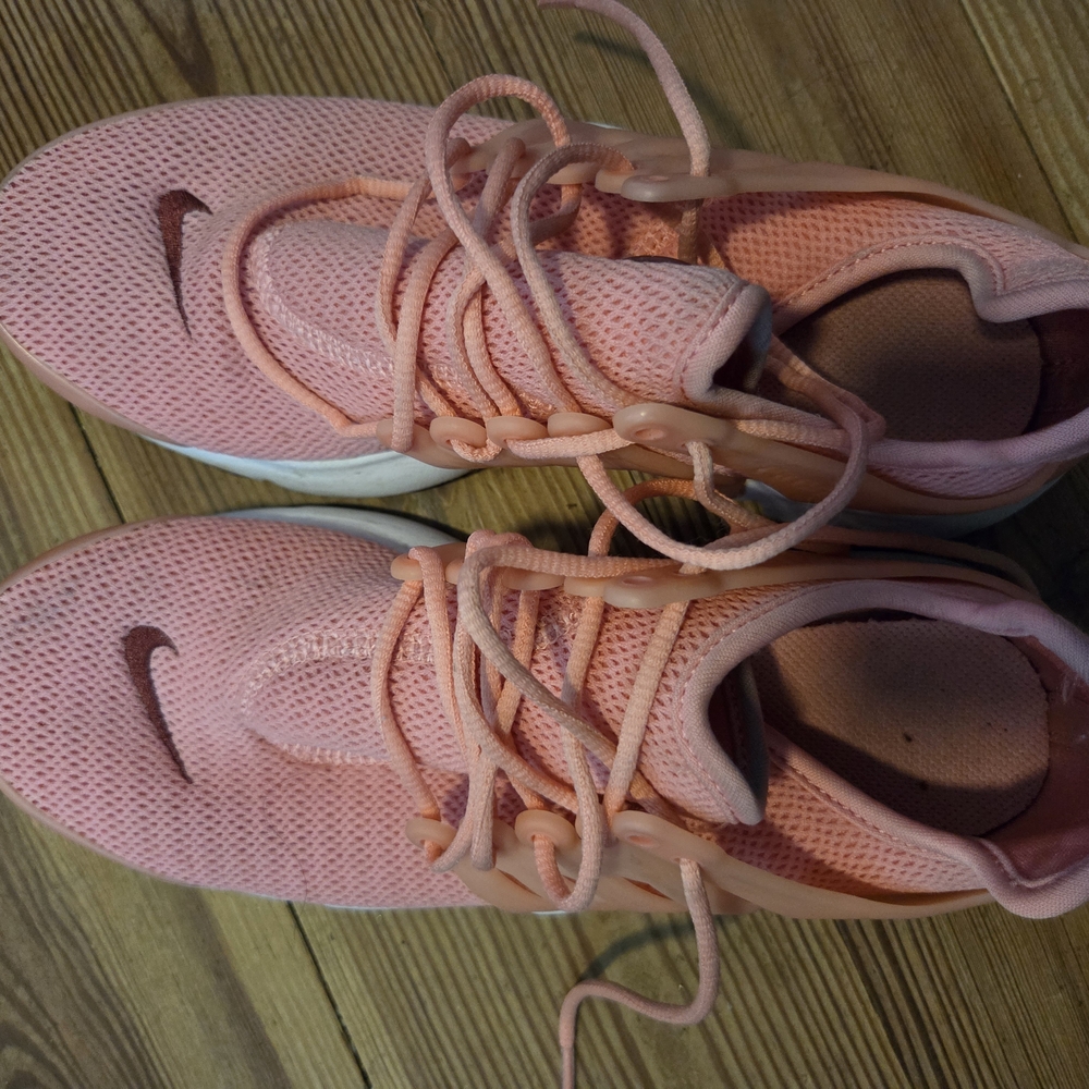 Nike Women's Pink Sneakers